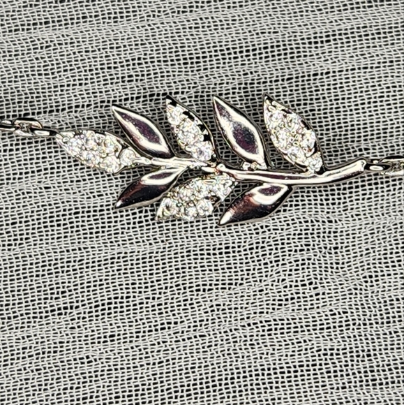 🍒 Leaf Adjustable Bracelet - Picture 2 of 2